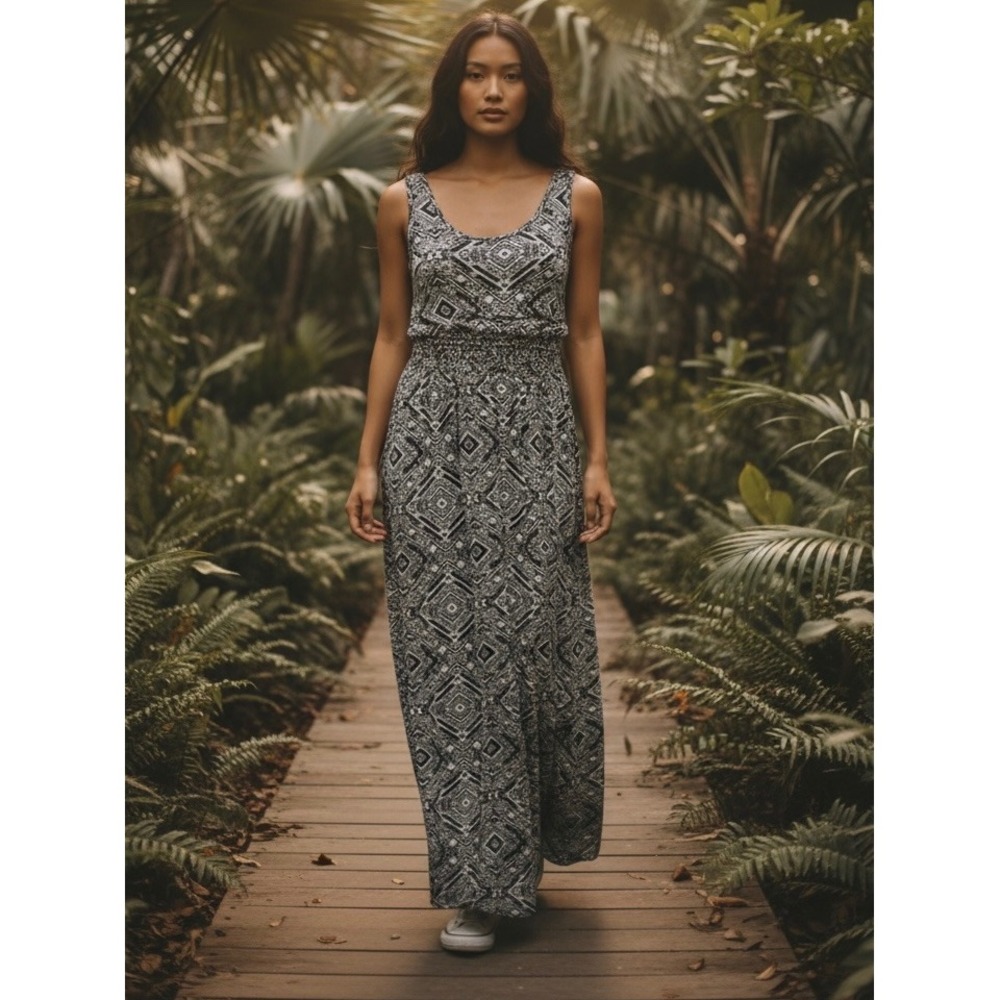 Mudd Maxi Dress Womens Medium Black White Excellent Tribal Aztec Geometric Slit